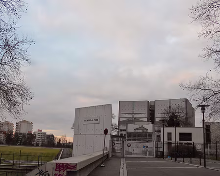 PXL070 Les Archives de Paris (1990) conçues par l'architecte Gaudin. Merci à Maxime pour ce parcours dans le 19è riche en architecture moderne.