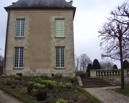 PXL007 Le chateau construit en 1635 par un banquier italien