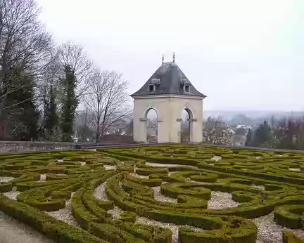 PXL009z1658 Le jardin à la française du chateau
