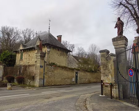 PXL016 Vigny, pavillon de garde.