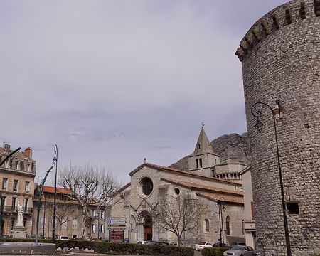 PXL002 La Cathédrale Notre-Dame des Pommiers, art roman provençal, XIIè s.