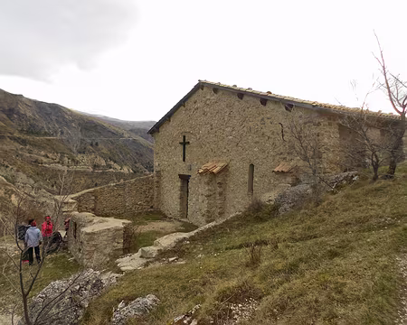 PXL031 ...Construite sur une crypte datant autour de l'an 1000..