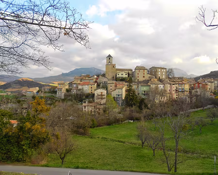 PXL052 Thoard, village en forme d'amande