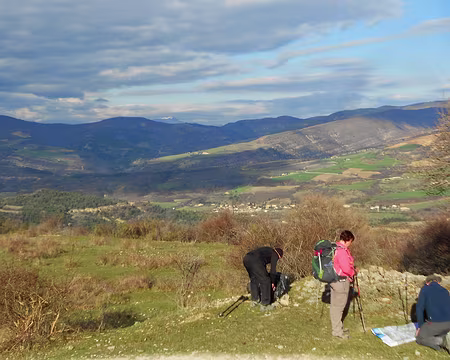 PXL053 Au loin, le Mont Ventoux enneigé