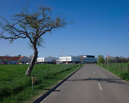 196 AJ ultra-moderne en périphérie