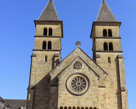 PXL016 ...la basilique fut détruite lors de la bataille des Ardennes en 1944 et sa reconstruction fut terminée en 1953.