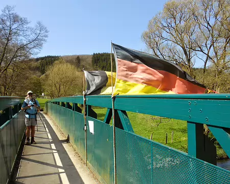 PXL113 ...jusqu'à la frontière entre les 3 pays : Luxembourg, Allemagne et Belgique.