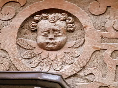 Hélène Hélène B, détail sortie