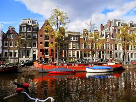 Hélène Hélène B, détail sortie