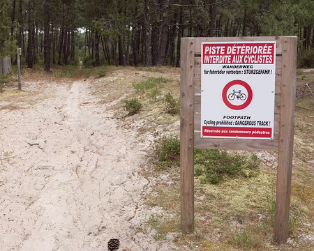 FM9A8073 Nous emprunterons de nombreuses pistes cyclables en béton...