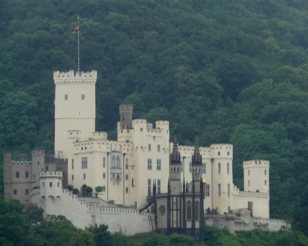 PXL211 Rive gauche château de Stolzenfels