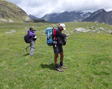 PXL007 Dans le vallon de Meyes les photographes sont débordés.