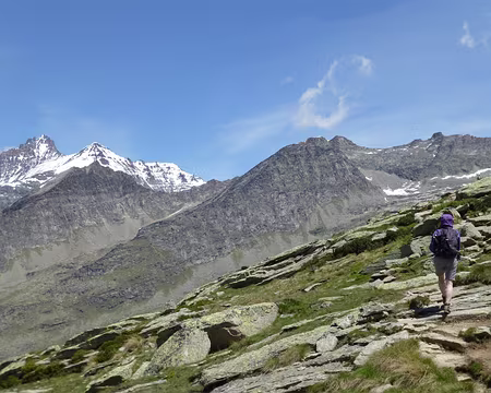 PXL028 Au fond à gauche la Grivola