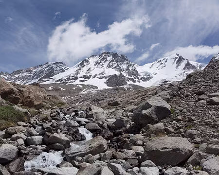 FM9A1167 De gauche à droite : le Bec de Montandayné, le Petit Paradis et le Grand Paradis