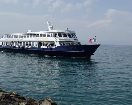 PXL066 Le bateau de ligne pour traverser sur Lausanne