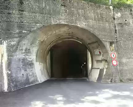 PXL141 J8 - Gleiwitzer Hutte-Furthermoaralm : Tunnel réservé au bus