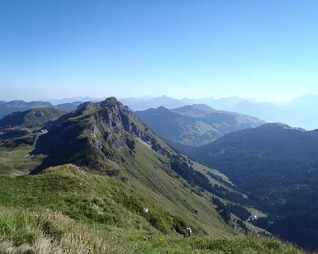 PXL021 Vue depuis la pointe de Chésery, la Suisse à droite