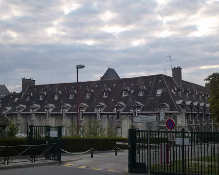 PXL008 Hôpital Saint-Louis créé par Henri IV en 1605-06.