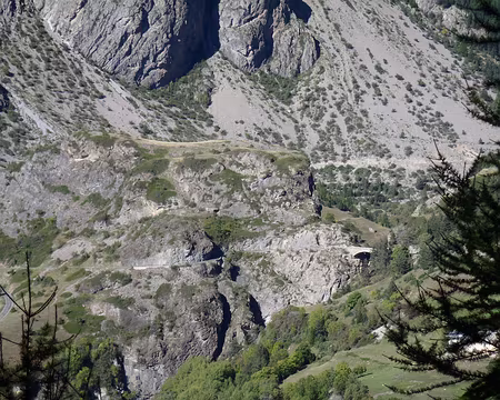 PXL040 Vue du chemin emprunté la veille, par le pont