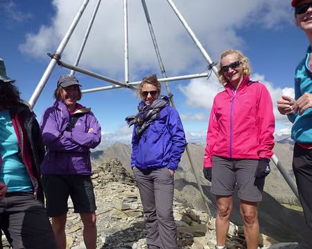 PXL007 Une équipe fémine au Grand bérard : 3048 m