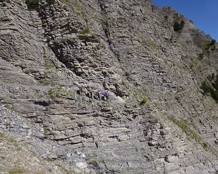 PXL039 Tout petit dans la roche.