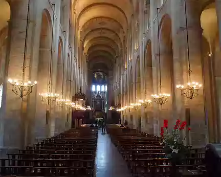 PXL173 la cathédrale Saint-Cernin : nef