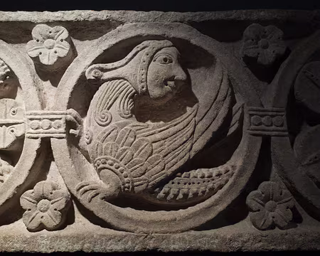 2015_10_11_15h2847 Cluny, Fragment de la frise du narthex