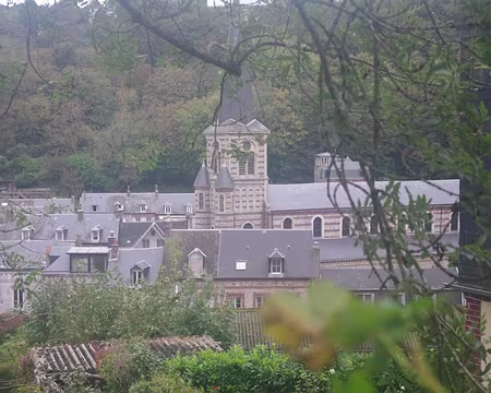 Quittant Yport, cette fois-ci pour de bon Quittant Yport, cette fois-ci pour de bon.