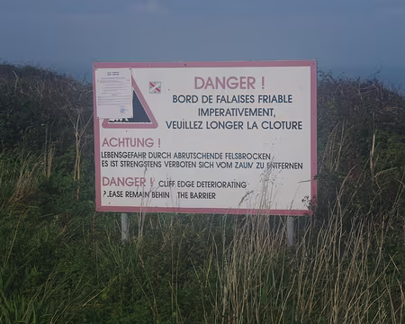 C’est marrant, c’est là où c’est interdit qu’il y a le plus de monde ! C’est marrant, c’est là où c’est interdit qu’il y a le plus de monde !.