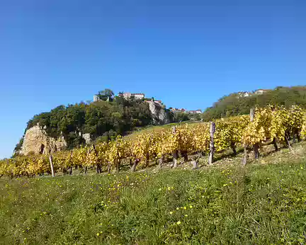PXL047z1805 Château-Chalon, village perché, réputé pour son vin jaune.