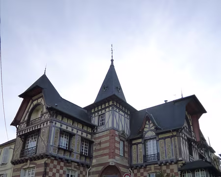 PXL012 Demeure de villégiature construite à l'arrivée du train au XIXè s. Maison-atelier de l'architecte Théophile Bourgeois, Poissy