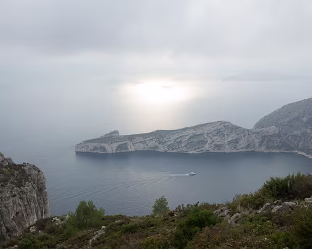 047 Retour du soleil sur la calanque de Morgiou