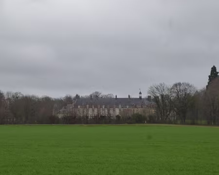 PXL008 Château de Neuville, style Henri III en briques et pierres construit au XVIè s., Gambais