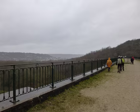 PXL015 Le viaduc des Fauvettes, construit en 1913 pour la ligne ferroviaire de Paris à Chartres par Gallardon, surplombe la vallée de l'Yvette. Merci à Marylise.