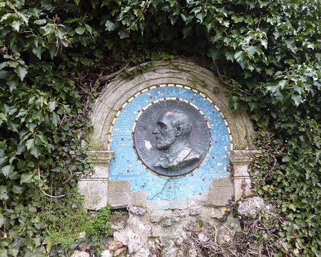 PXL012 Adolphe de Dion (1823-1909), archéologue du château.