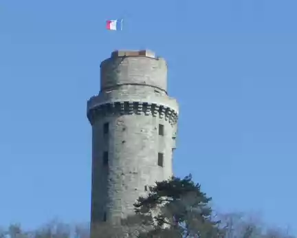 PXL005 La Tour de Monthléry. Le chateau est construit au moyen age en 991 - 1254. La tour a été restaurée et réouverte au public depuis 2012.