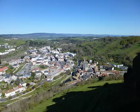 PXL004 Saint-Flour, ville basse, depuis les remparts naturels en roche volcanique