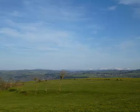 PXL020 J 2 - Monts du Cantal depuis Fridefont