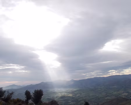 PXL023 Rayon de soleil sur le bassin de Sare.