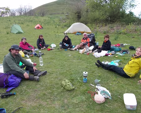 PXL037 ... ont monté leur tente, les autres dormiront à la belle.