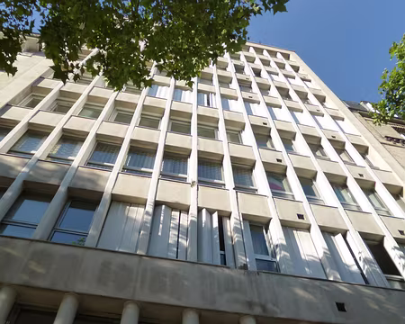 PXL008 Le chanteur Claude François habita dans cet immeuble de 1964 à 1978.