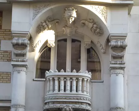 PXL015z1911 Entrée d'immeuble, rue Poussin