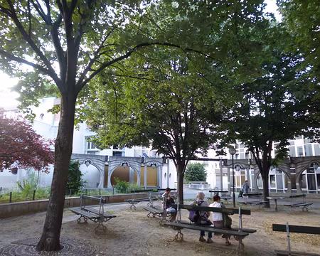 PXL027 Place du Préfet-Claude- Erignac, place circulaire créée au milieu des années 1980.