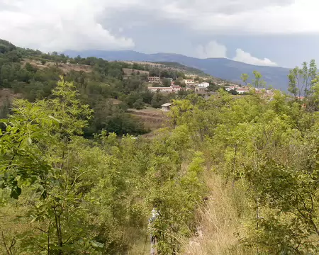 P8150440 dernier village Escaro en vue