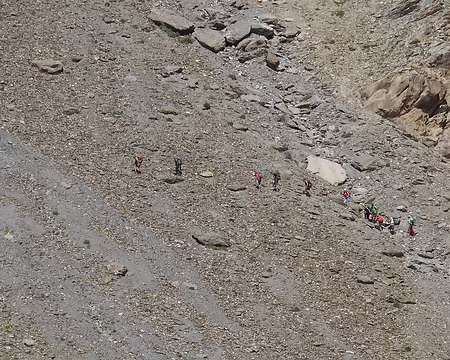 24033 et les alpinistes qui cherchent leurs voies,