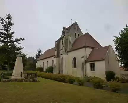P1020471 Eglise St-Caprais de style roman, clocher du XIIIè s., Isles-les-Meldeuses.