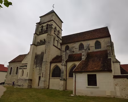 P1020479 Clocher du XIIè s,