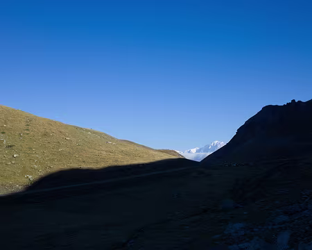 2016_09_24_09-44-20 Seul le Mont-Blanc dépasse du col