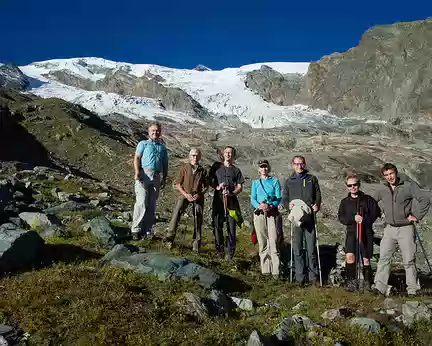 2016_09_25_08-52-53 Groupe au complet devant le glacier de la Savinaz