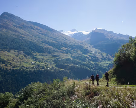 2016_09_25_10-57-13 Quittant la Gurraz vers le refuge de Turia